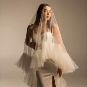 Luxury White Ruffle Veil